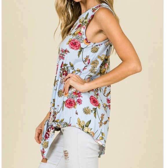 The Raine Top- light blue floral sleeveless top - Picture 4 of 7